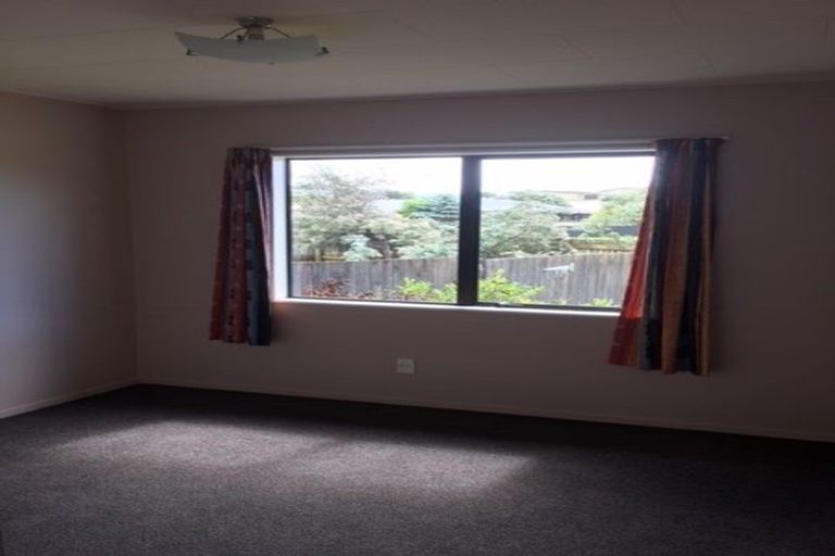 Photo of property in 80 Queens Road, Waikanae Beach, Waikanae, 5036