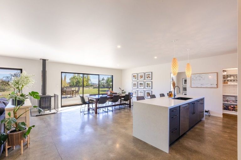 Photo of property in 360 Maharakeke Road, Waipukurau, 4281