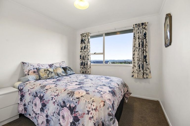 Photo of property in 26 Donovan Avenue, Massey, Auckland, 0614