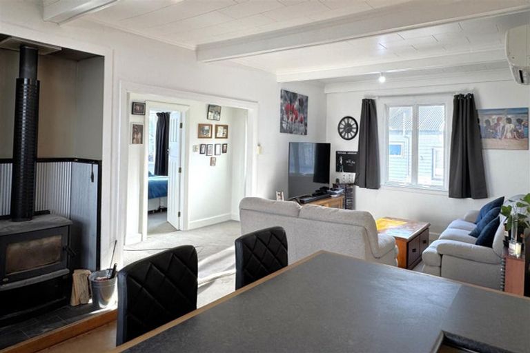 Photo of property in 17 Ashmore Avenue, Cobden, Greymouth, 7802