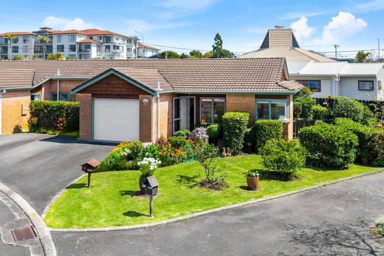 Photo of property in 16 The Grove, Red Beach, 0932