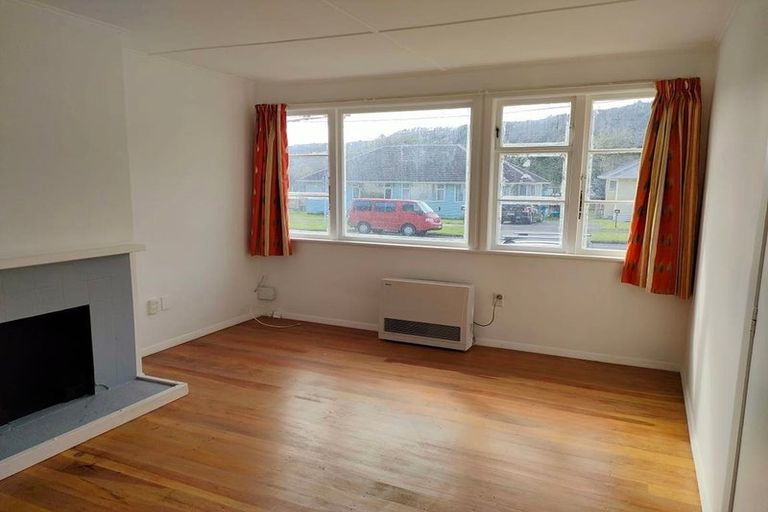 Photo of property in 382 George Street, Stokes Valley, Lower Hutt, 5019