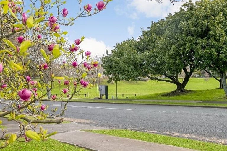 Photo of property in 1/54 Ray Small Drive, Pahurehure, Papakura, 2113