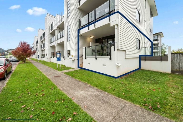 Photo of property in 20/11 Carlos Drive, Flat Bush, Auckland, 2016