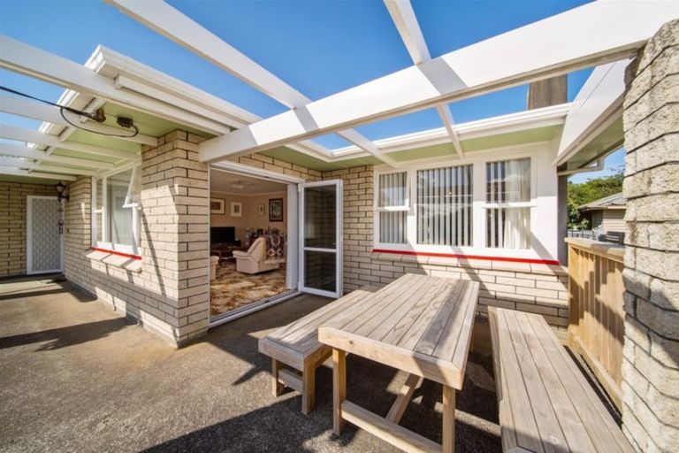 Photo of property in 9 Ropata Street, Hawera, 4610