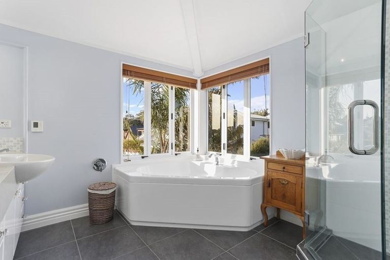 Photo of property in 61 Palmerston Road, Birkenhead, Auckland, 0626