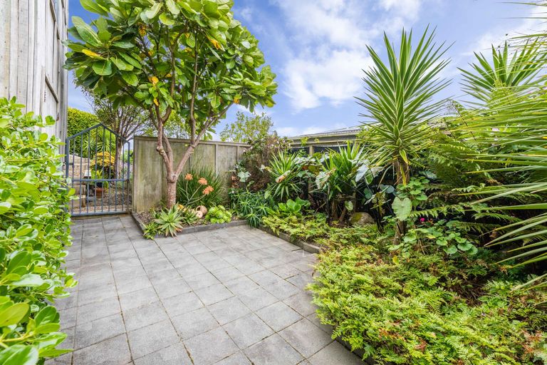 Photo of property in 3/32 Hand Road, Helensville, 0800