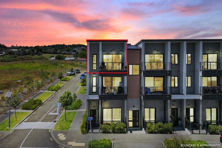 Photo of property in 8/1 Coral Tree Avenue, Wiri, Auckland, 2104