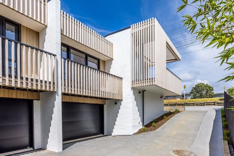 Photo of property in 771a East Coast Road, Northcross, Auckland, 0630