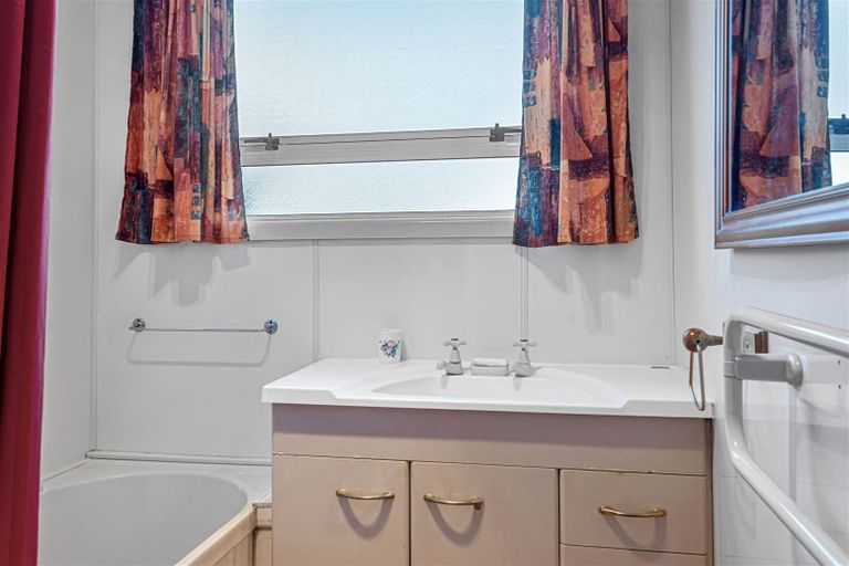 Photo of property in 62 Bassett Street, Burwood, Christchurch, 8083