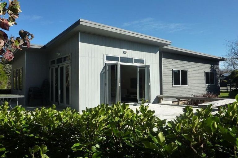 Photo of property in 2/11 Gibbs Place, Kinloch, Taupo, 3377