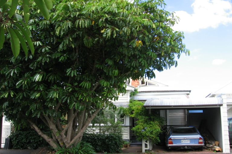 Photo of property in 14 Anne Street, Devonport, Auckland, 0624
