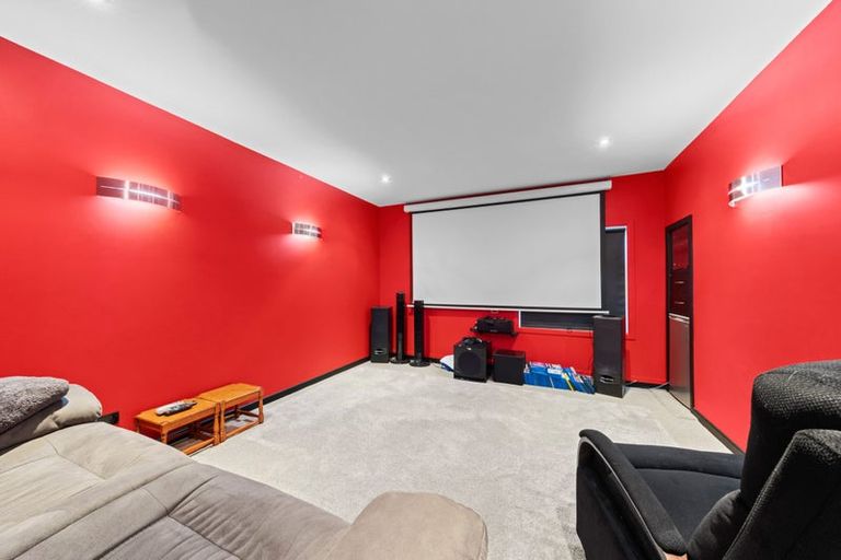Photo of property in 1/1 Wilton Street, Westown, New Plymouth, 4310