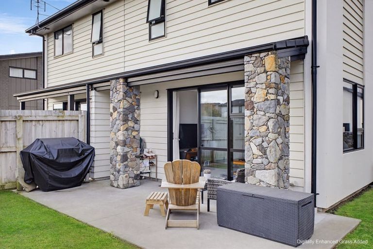 Photo of property in 15 Discovery Place, Marfell, New Plymouth, 4310