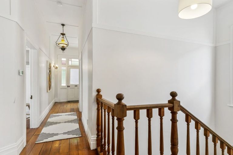 Photo of property in 57f3 Central Terrace, Kelburn, Wellington, 6012
