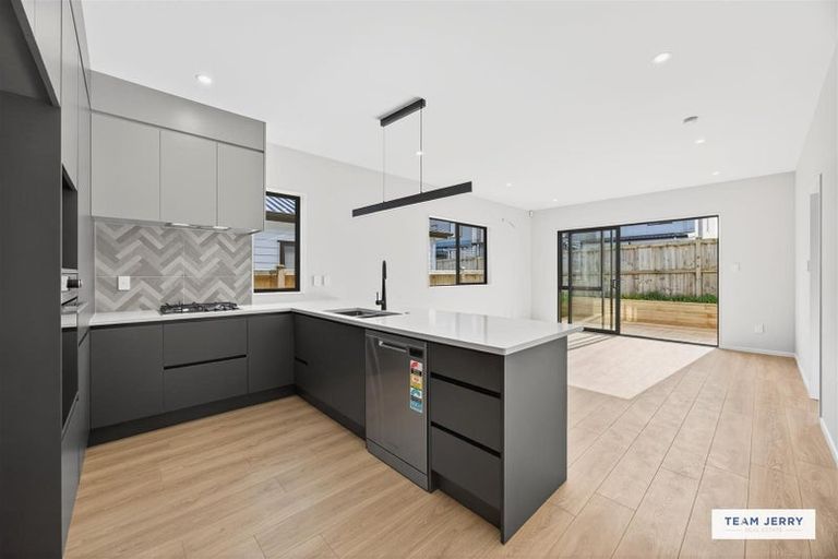 Photo of property in 13 Huringa Road, Karaka, Papakura, 2113