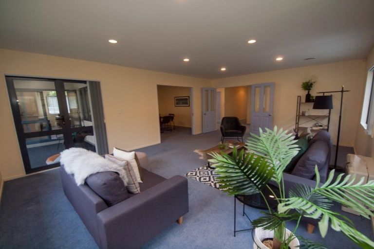 Photo of property in 33 Amesbury Drive, Churton Park, Wellington, 6037