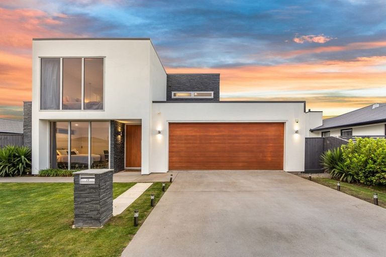 Photo of property in 20 Pistacia Place, Hornby, Christchurch, 8025