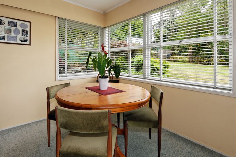 Photo of property in 2 Hilling Street, Titirangi, Auckland, 0604