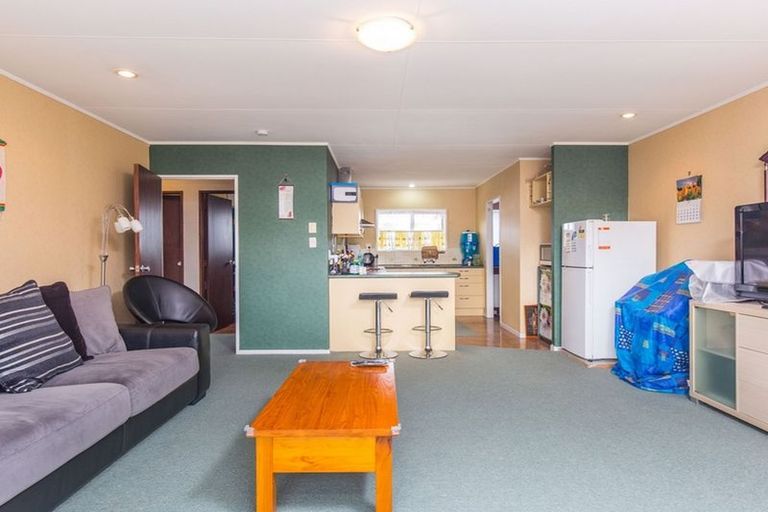 Photo of property in 2/50 Kenderdine Road, Papatoetoe, Auckland, 2025