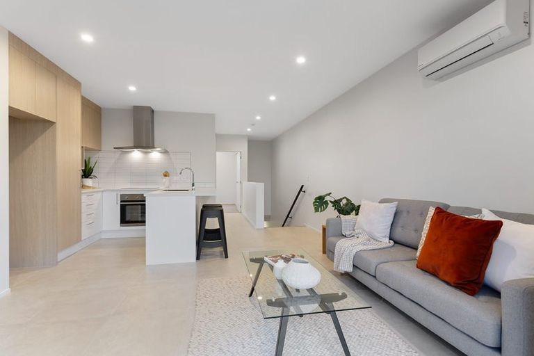 Photo of property in 12 Tara Lane, Manurewa, 2102