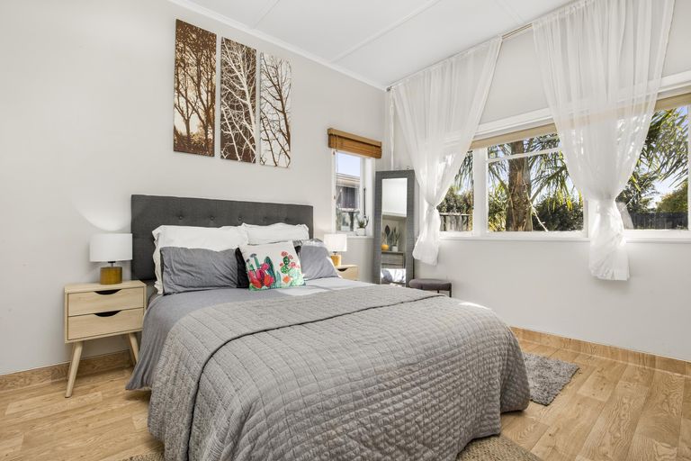 Photo of property in 96 Harris Street, Pukekohe, 2120