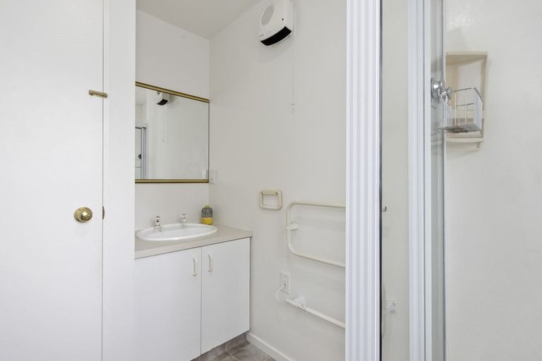 Photo of property in 4/60 Somerset Crescent, Spreydon, Christchurch, 8024