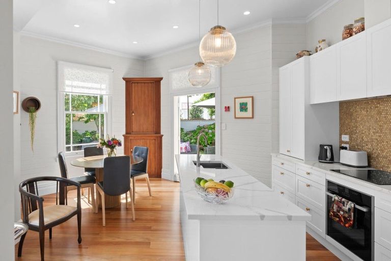 Photo of property in 33 Naylor Street, Hamilton East, Hamilton, 3216