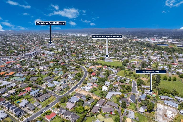 Photo of property in 10 Porter Avenue, Te Atatu South, Auckland, 0610