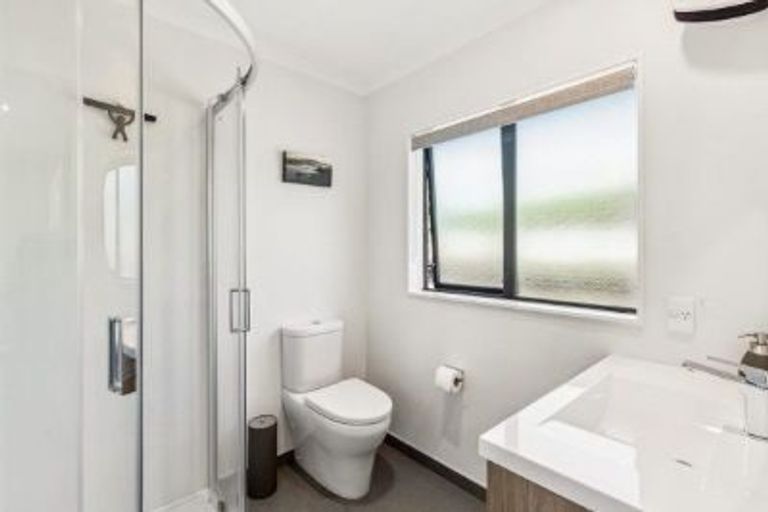 Photo of property in 125 Realm Drive, Paraparaumu, 5032
