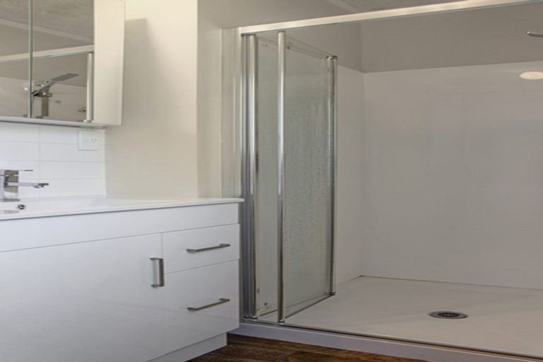 Photo of property in 8/2 Burdendale Grove, Churton Park, Wellington, 6037