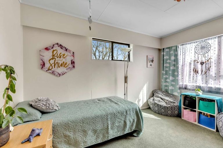 Photo of property in 17 Bridger Place, Eltham, 4322
