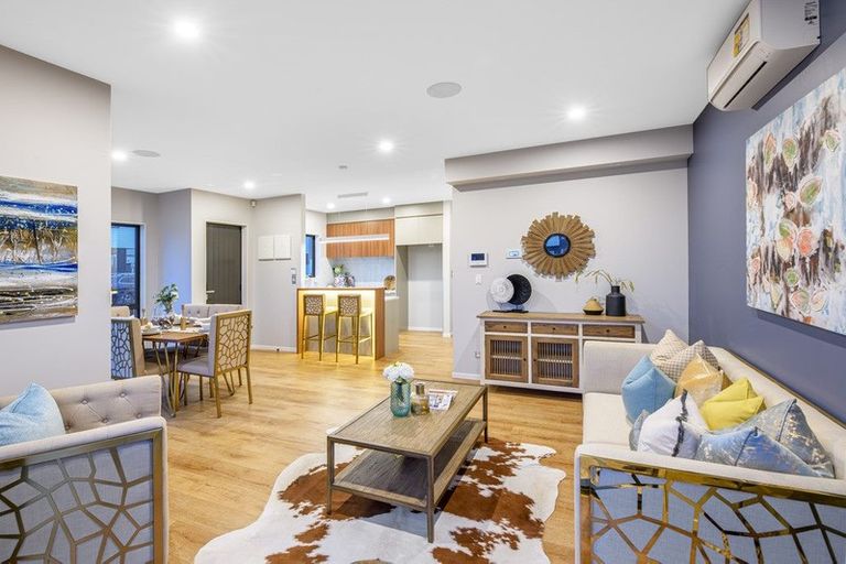 Photo of property in 32 Hea Road, Hobsonville, Auckland, 0616