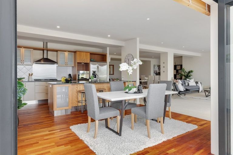 Photo of property in 32a Langton Road, Stanmore Bay, Whangaparaoa, 0932