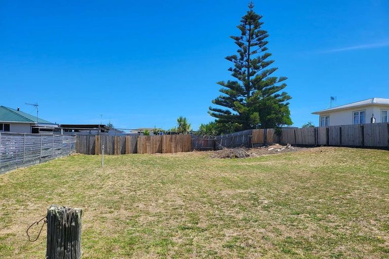 Photo of property in 9 Laird Street, Castlecliff, Wanganui, 4501