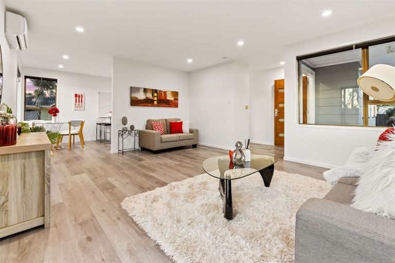 Photo of property in 2 Forest Hill Road, Henderson, Auckland, 0612