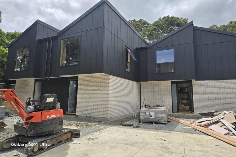 Photo of property in 38a Cascades Road, Pakuranga Heights, Auckland, 2010