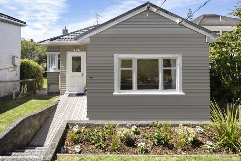 Photo of property in 22 Ranui Crescent, Khandallah, Wellington, 6035