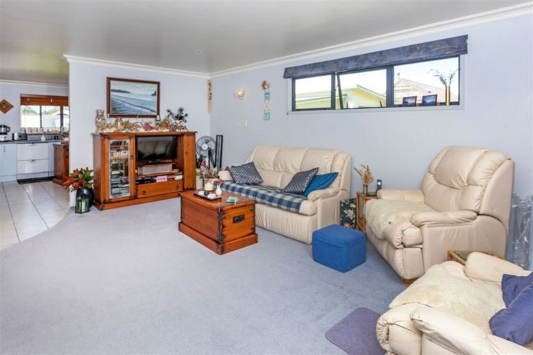 Photo of property in 220b Ocean Road, Whangamata, 3620