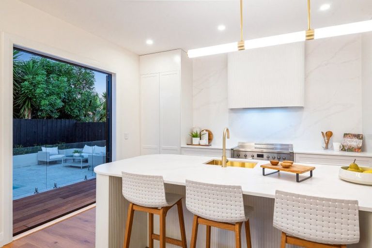 Photo of property in 15 Edward Street, Riverhead, 0820