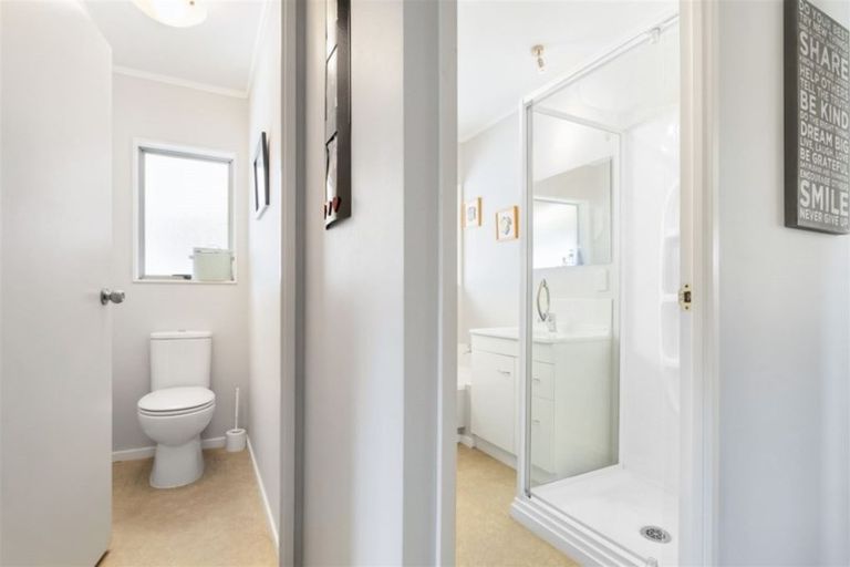 Photo of property in 120 Glen Road, Ranui, Auckland, 0612