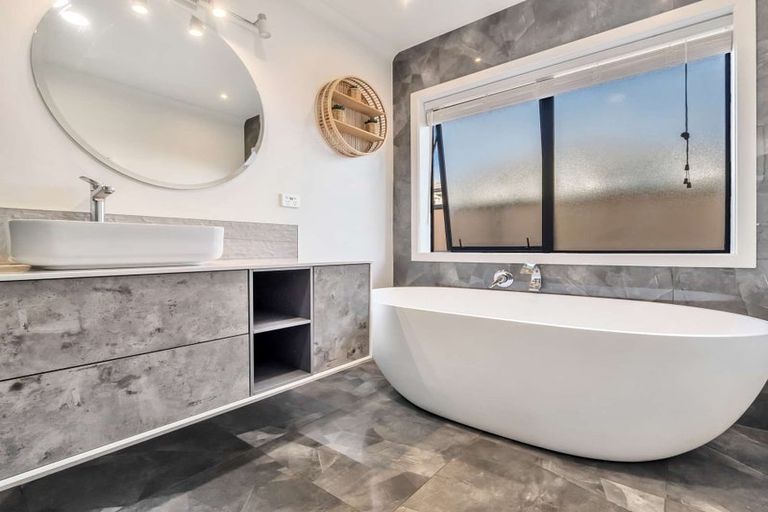 Photo of property in 37 Magellan Rise, Flagstaff, Hamilton, 3210