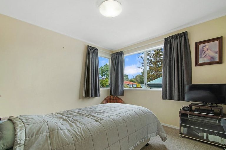 Photo of property in 20 Terra Nova Street, Glen Eden, Auckland, 0602