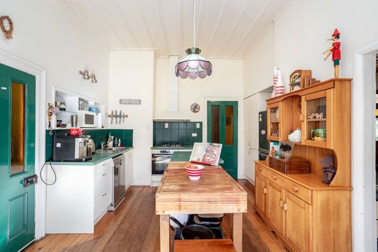 Photo of property in 41 Riverdale Road, Dannevirke, 4930