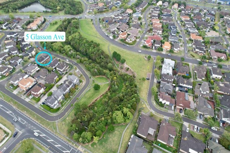 Photo of property in 5 Glasson Avenue, Flat Bush, Auckland, 2016