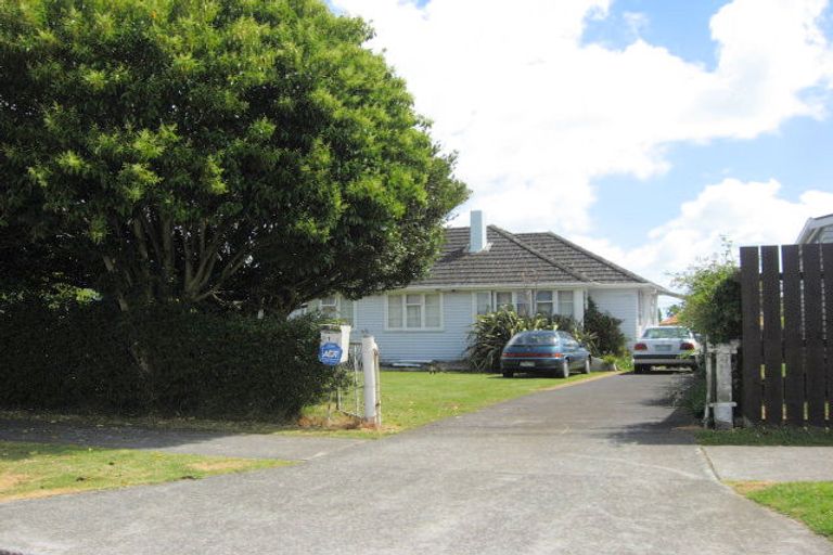 Photo of property in 11 Arimu Road, Papakura, 2110