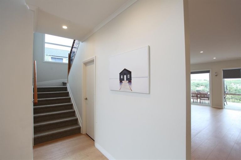 Photo of property in 61 Bayvista Drive, Karaka, Papakura, 2113