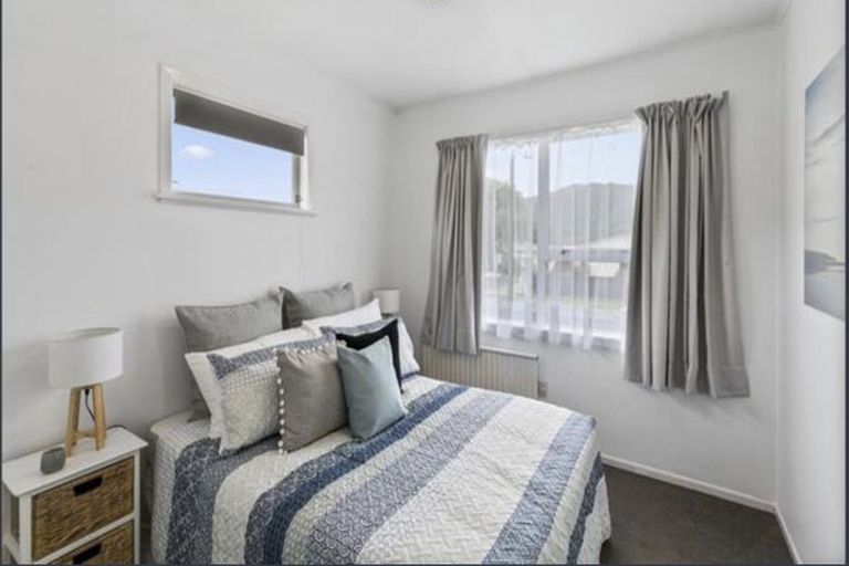 Photo of property in 8 Karamea Grove, Wainuiomata, Lower Hutt, 5014