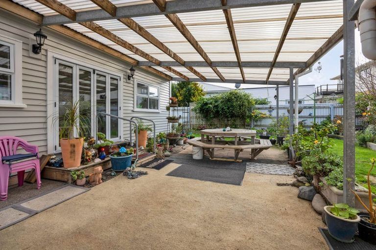 Photo of property in 4 Argyle Street, Hawera, 4610