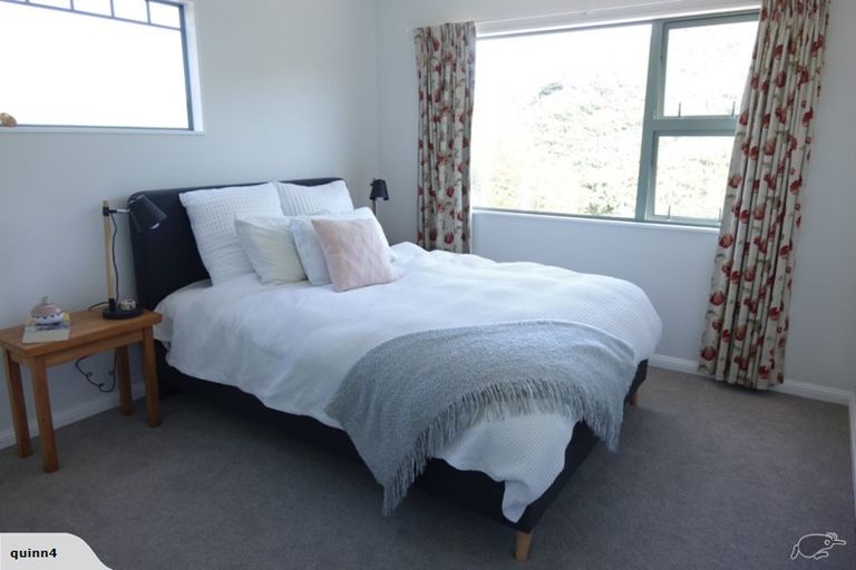 Photo of property in 54e Hungerford Road, Houghton Bay, Wellington, 6023